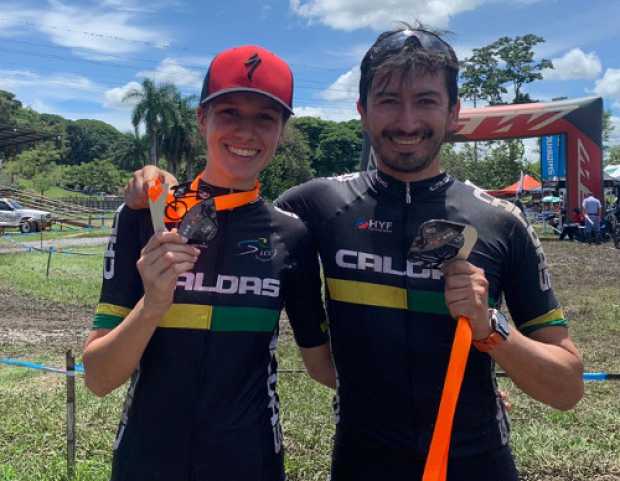 Sofía Villegas y Óscar Flórez, los medallistas caldenses.