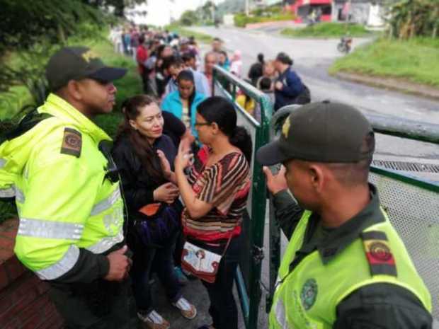 En el Cisco de Bosques del Norte de desarrolla audiencia se desalojo a la invasión a la vía Alto del Guamo