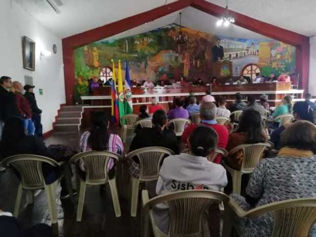 Concejo de Villamaría debate renovación de contrato de alumbrado público 