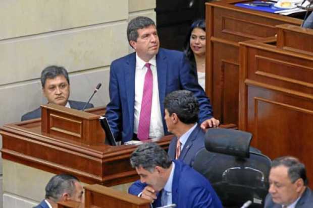 Virgilio Almanza Ocampo, nuevo magistrado del CNE, apoyado por los partidos Liberal, Cambio Radical y La U.