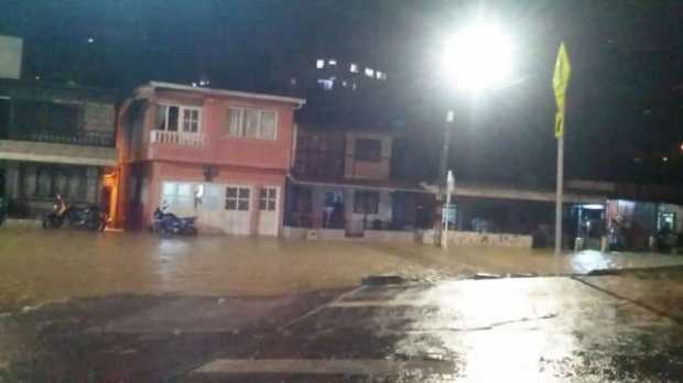 Inundaciones dejó anoche la lluvia en Chinchiná