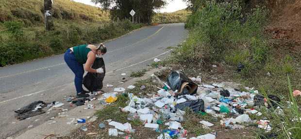 Ejemplo para quienes botan basuras en Marquetalia 