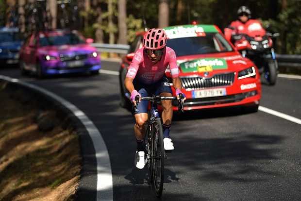 Sergio Higuita logra podio en el Giro de Emilia