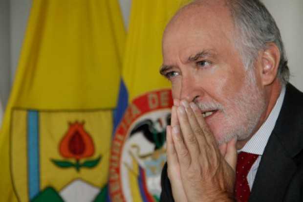 Investigan a gobernador de Caldas por presunta participación política