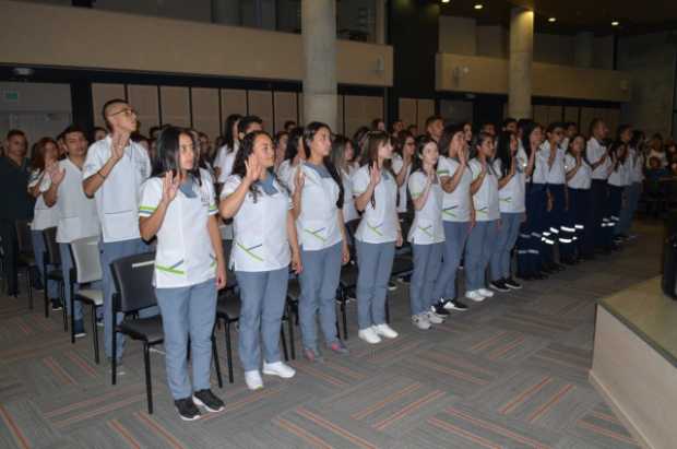 La toma de juramento se realizó en el auditorio del Edificio Fundadores, de la Universidad Autónoma. Al acto llegaron familiares