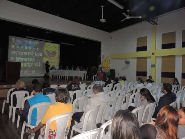 Se oyeron críticas en Mesa de Justicia Transicional que se realizó en Neira (Caldas)
