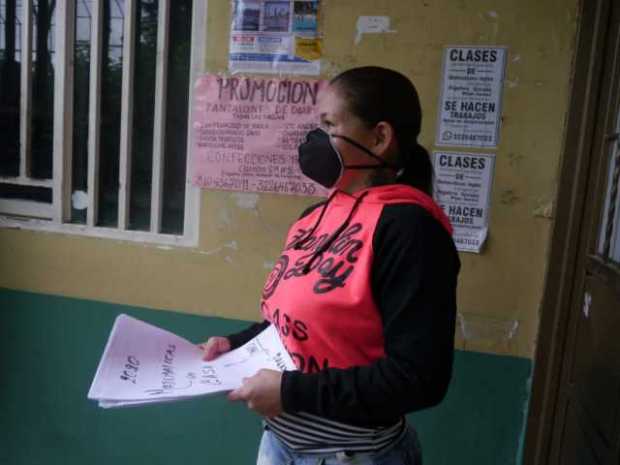 Una semana de corre-corre en colegios para tener a los estudiantes al día en casa