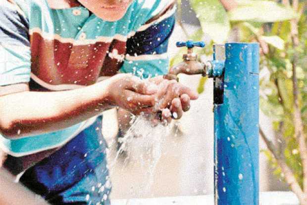 Proponen gratuidad para consumo mínimo vital de agua 