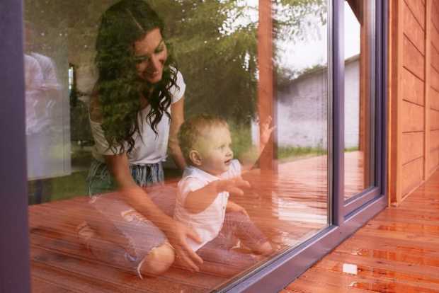 Buscan que niños compartan entre ellos desde sus ventanas