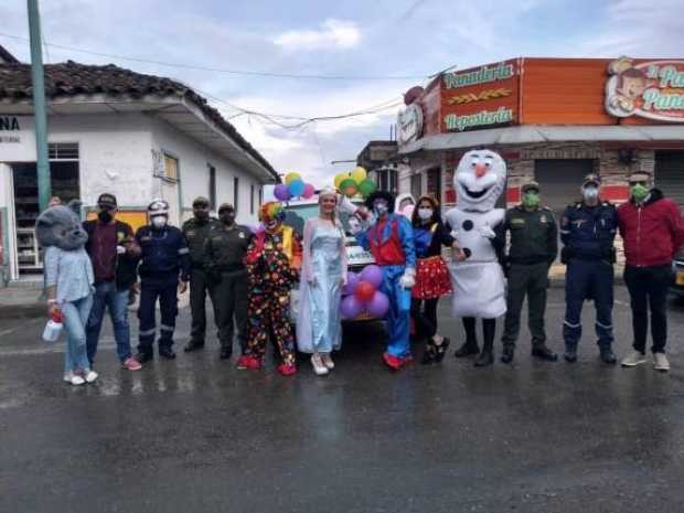 Caravana de la alegría para festejar el Día de la Niñez en Risaralda, Caldas Caravana de la alegría para festejar el Día de la Niñez en Risaralda, Caldas