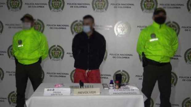  Tenía armas, municiones y droga en casa de Pereira 