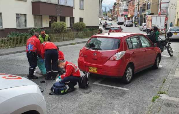 Chocaron bicicleta y moto en el barrio San Jorge (Manizales)