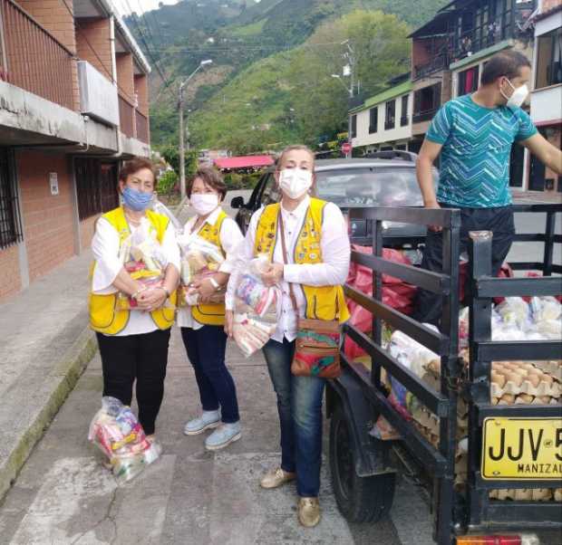 Motociclista Jhon Trejos se unió con fundaciones para donar mercados