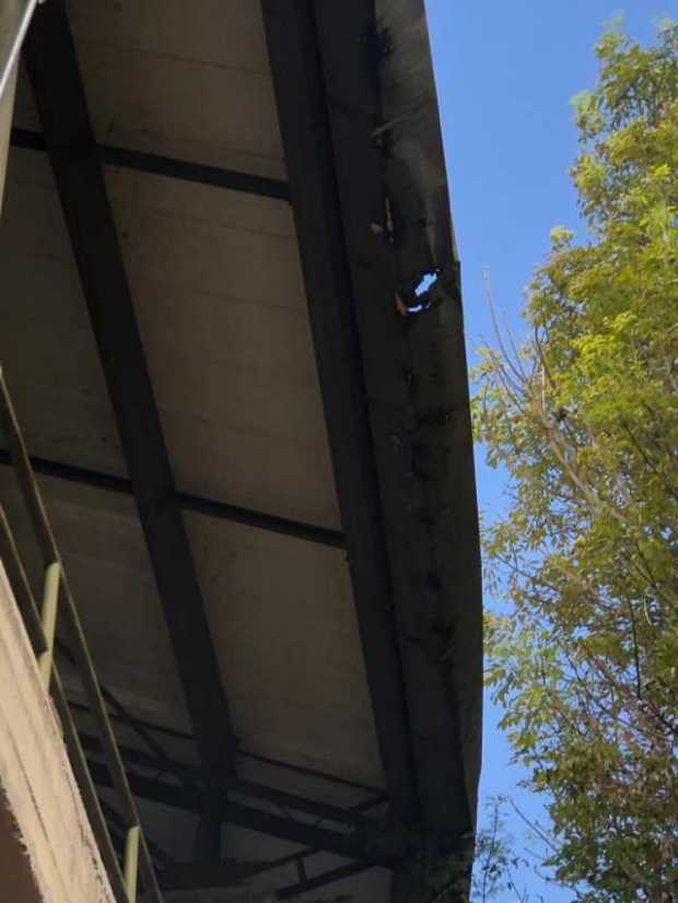 Estado actual del canal de aguas lluvias del coliseo cubierto de Anserma. Estado actual del canal de aguas lluvias del coliseo cubierto de Anserma.