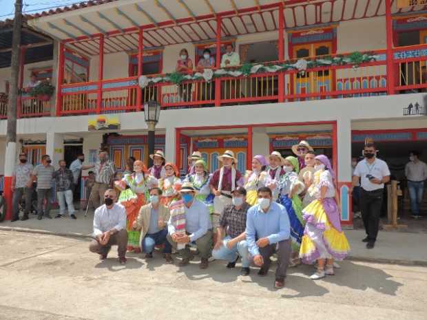 Viceministro de Turismo visitó a Pueblo Rico (Neira)