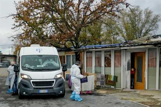 La pandemia registra su peor día, con 13 mil muertes y casi 700 mil contagios