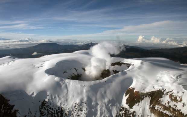 El volcán Nevado del Ruiz incrementó su actividad sísmica este jueves
