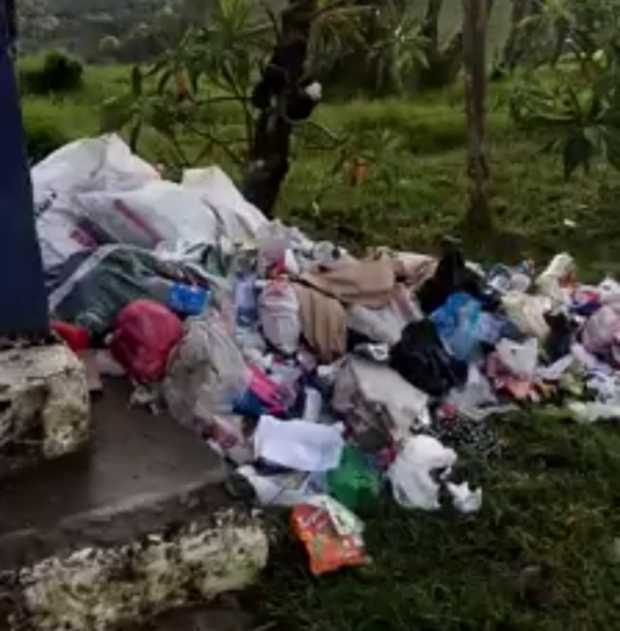 Acumulación de basuras en Pácora. Acumulación de basuras en Pácora.