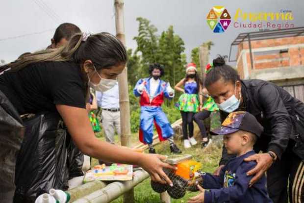 Entregaron regalos en las veredas de Anserma Entregaron regalos en las veredas de Anserma