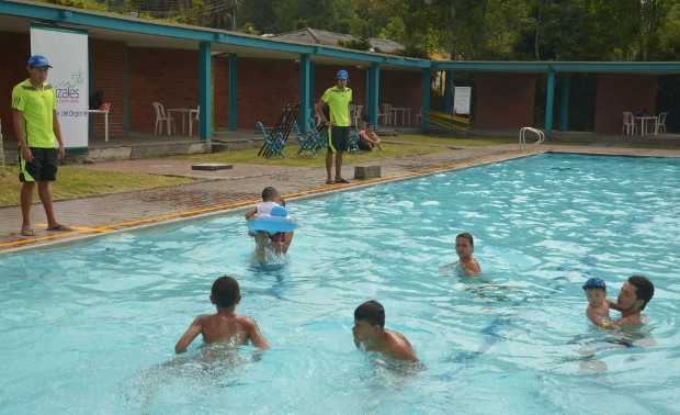 Precaución al usar piscinas 