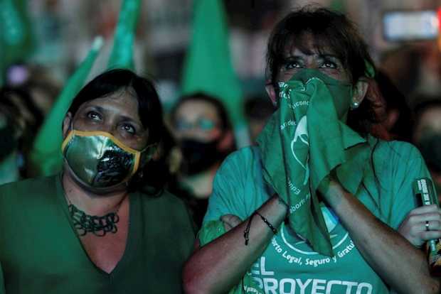 Senado argentino legaliza el aborto voluntario 