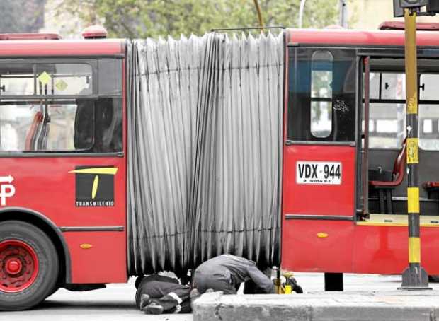 Todo indica que la falla fue en el eje de conexión entre vagones.