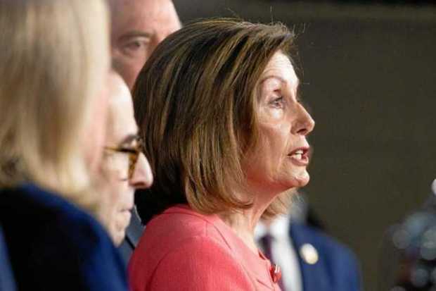 La presidenta de la Cámara Baja estadounidense, la demócrata Nancy Pelosi, ofreció una rueda de prensa para anunciar los nombres