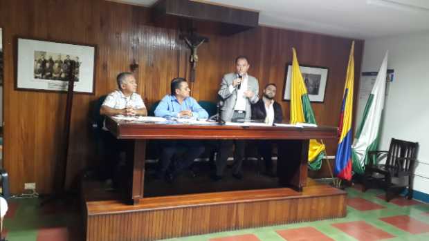 Más posesiones y gabinetes en municipios de Caldas