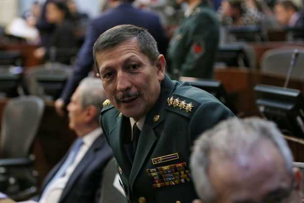 Nicacio Martínez insiste en que su salida del Ejército fue por razones personales 