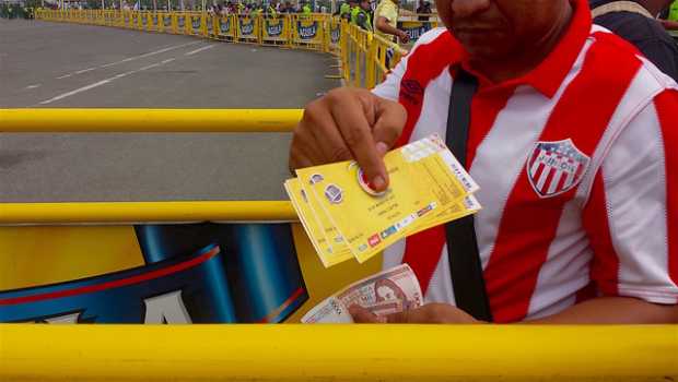 Recomiendan sancionar directivos del fútbol colombiano por reventa de boletos