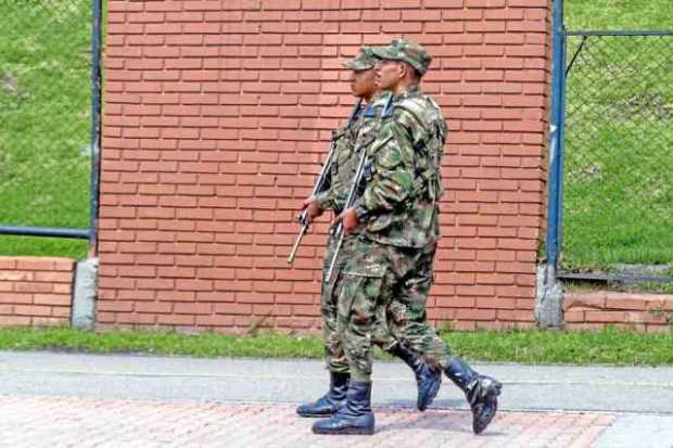 Ante la amenaza del Eln, el ministro de Defensa, Carlos Holmes Trujillo, aseguró que la respuesta del Gobierno será una ofensiva