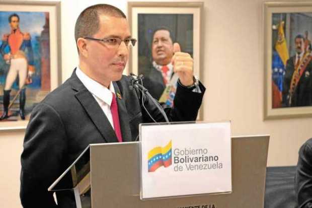 El ministro de Exteriores de Venezuela, Jorge Arreaza, dice que la denuncia contra EE.UU. es "un hecho histórico".