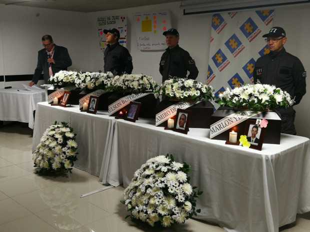 Foto | CTI| LA PATRIA La entrega de los restos a las familias