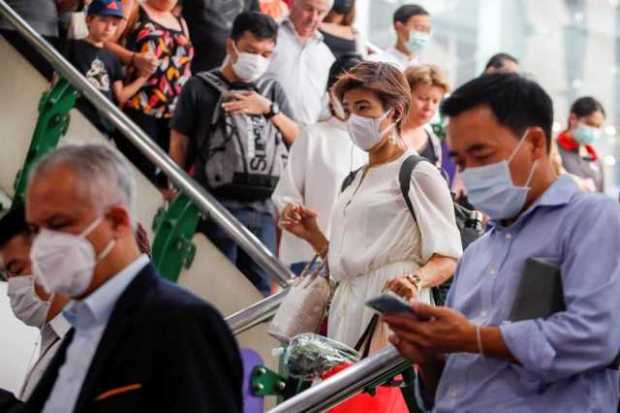 Viajeros del sistema de transporte de Bangkok en Tailandia. Viajeros del sistema de transporte de Bangkok en Tailandia.