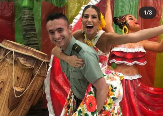 Policía caldense, el edecán de la reina del Carnaval de Barranquilla