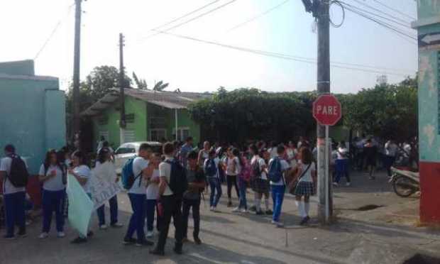Se sienten bloqueados sin docentes en Guarinocito, La Dorada 