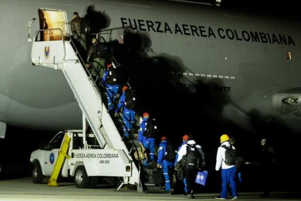 El avión salió a las 3:25 de la mañana de este sábado. 