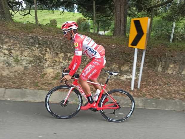 Dos ciclistas caldenses se destacan en el Tour de Ruanda