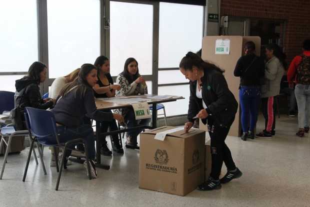 Jóvenes a votar en noviembre 