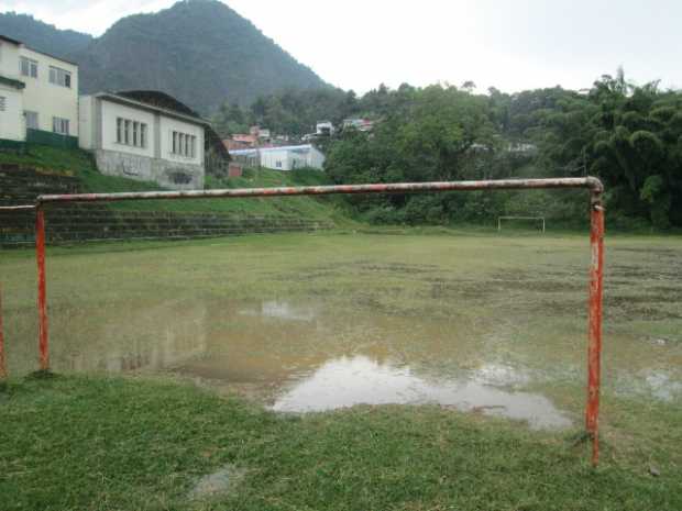 Cancha de fútbol en Riosucio se inundó por aguacero