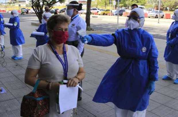 En Colombia hay 111.228 casos activos de covid-19 En Colombia hay 111.228 casos activos de covid-19