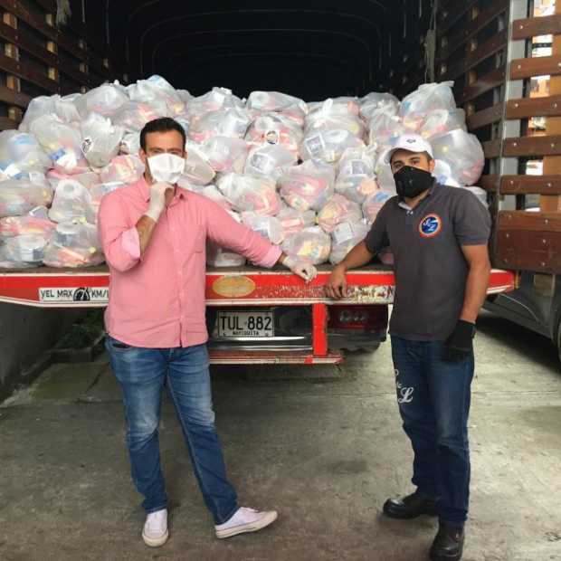 El alcalde de Marquetalia, Francisco Javier Vélez, recibió de la Gobernación en días pasados los mercados para familias vulnerables del municipio. El alcalde de Marquetalia, Francisco Javier Vélez, recibió de la Gobernación en días pasados los mercados para familias vulnerab