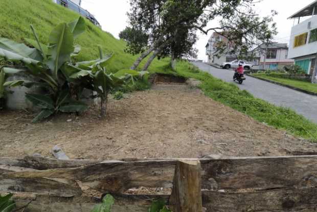Invadieron ladera para jugar tejo en el barrio La Cumbre, de Manizales 
