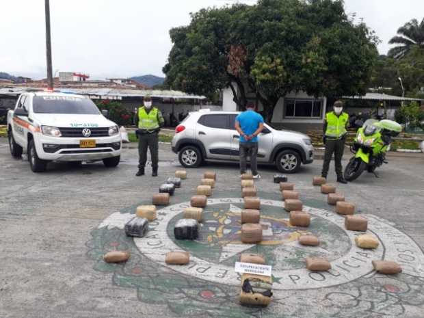 Llevaba 100 kilos de marihuana en el carro en vía Manizales-Pereira