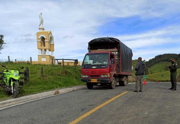 En San Félix (Salamina) le cierran la entrada a quienes no viven en el corregimiento