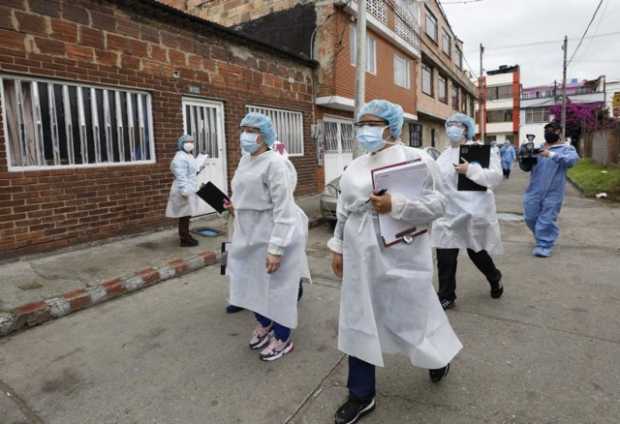 Personal médico en el país realiza brigadas de salud para prevenir el contagio. 