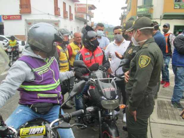Mototaxistas protestaron en Riosucio  