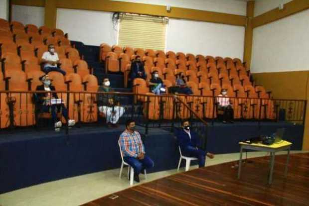 Reunidos por el agro en Manzanares 