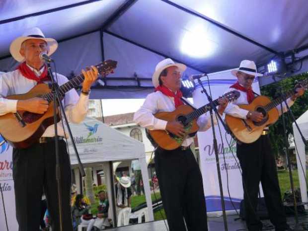 Villamaría le canta a Colombia