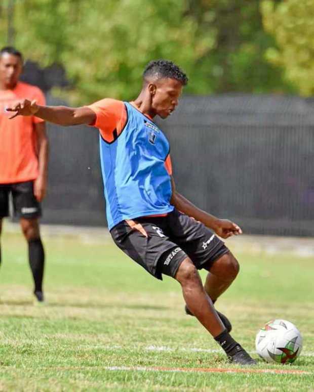 Adrián Estacio es un jugador valorado por los aficionados del Once Caldas, por su desequilibrio en el ataque. 